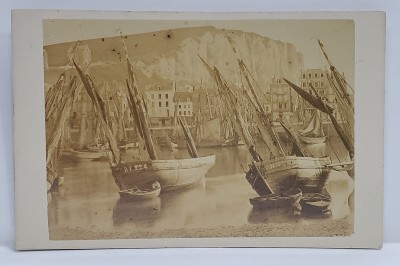 FOTOGRAF E. HAGLON , BARCI CU PANZE IN PORT , NORMANDIA , FOTOGRAFIE TIP C.D.V. , SFARSITUL SEC. XIXI foto