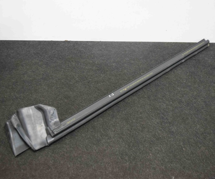 Chedar geam ușă dreapta față TESLA MODEL 3 2018 OEM: 1090496-00-E