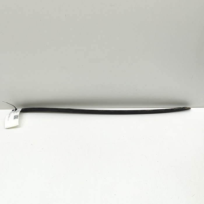 Ornament vertical parbriz dreapta VW TOUAREG 7P5 2013 OEM: 7P6854328A