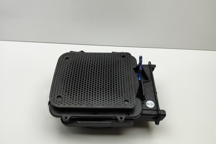 Subwoofer podea dreapta BMW X2 F39 2020 OEM: 9275996 | 29038817