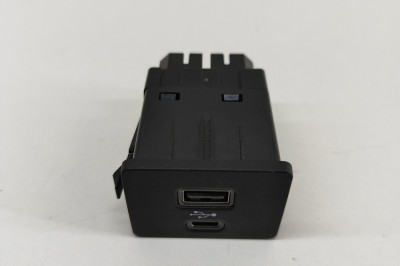 USB FORD USA Mustang Mach-E 2022 OEM: ML3T-14F014-AB 22797599 foto