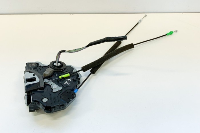 &Icirc;ncuietoare ușă st&acirc;nga față TOYOTA C-HR _X1_ 2019 OEM: 8G2700 10871371
