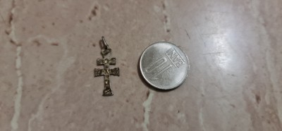 Veche cruciulița din argint. foto