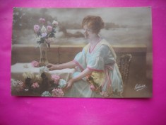 HOPCT 12183 ANUL 1918 -FELICITARE VECHE -FEMEI FRUMOASE -FRANTA -EUROPA - -ROMANTICA- -CIRCULATA