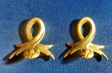 E364-Set 2 Ornamenti vechi mici bronz argintat anii 1900. Marimi: 4.5/3.5 cm.