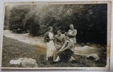 Fotografie tip Carte postala, Prieteni in vacanta, perioada interbelica