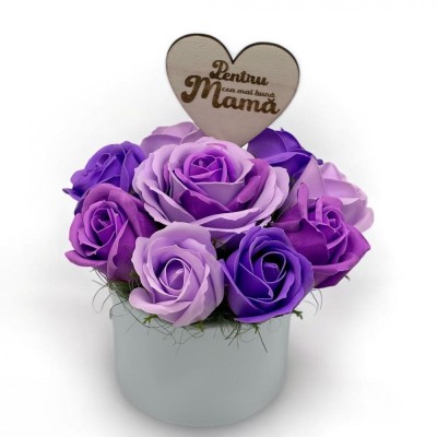 Aranjament floral cu trandafiri si topper Cea mai buna mama - personalizabil foto