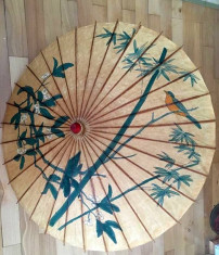 Umbrela japoneza bambus + hartie de orez pictata manual 77cm diametru 55cm lung foto