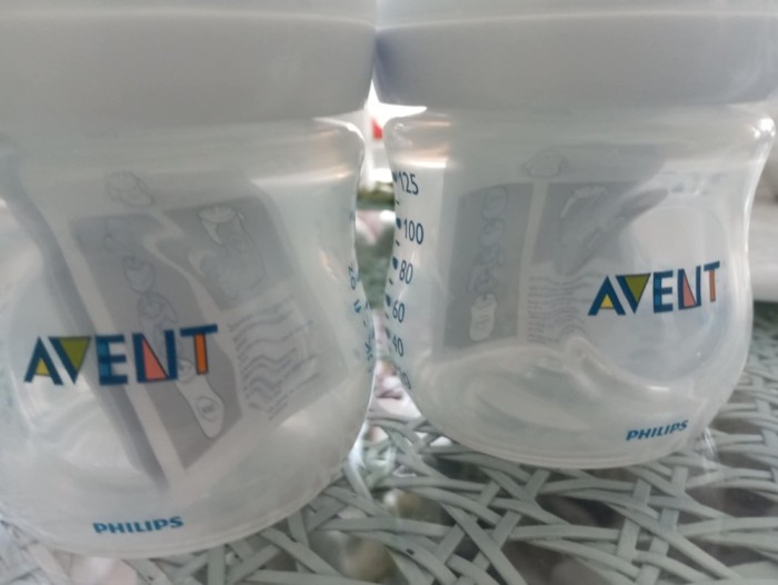V&acirc;nd 2 biberoane AVENT Philips noi