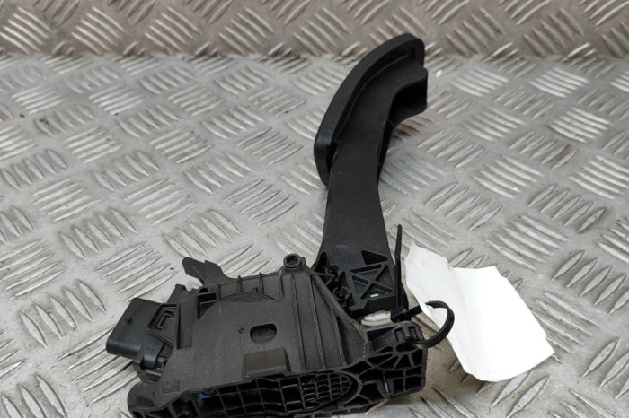 Pedala de accelerație VW ID.4 E21 2021 OEM: 1EB723503 22152994