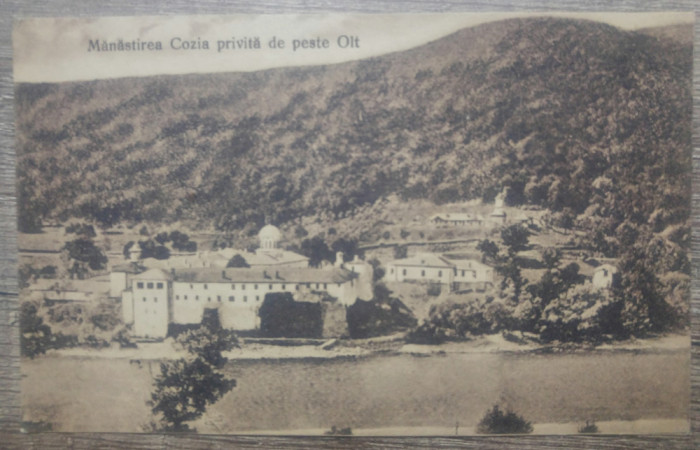 Manastirea Cozia privita de peste Olt// CP