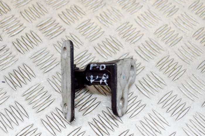 Balama ușă dreapta față LAND ROVER DISCOVERY V L462 2019 OEM: CPLA-228A66-AD 13581011