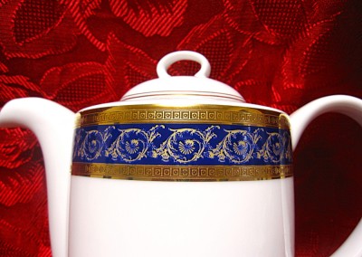 CEAINIC CAFETIERA PORTELAN DECOR CU COBALT SI BORDURA AURITA 20 CM foto