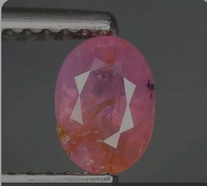 Safir roz 0.82 ct foto