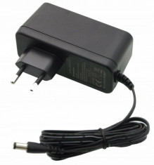 Alimentator Intrare: 200-240V, 50-60Hz Ie?ire: 12V - 2A - 24 W Conector : 5,5 mm x 2,5 mm foto