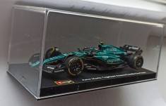 Macheta Aston Martin AMR23 Alonso cu pilot Formula 1 2023 - Bburago 1/43 F1