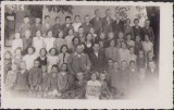 P64 Elevi și &icirc;nvățători de la școala nr. 1 din Săcuieni, județul Bihor, perioada interbelică