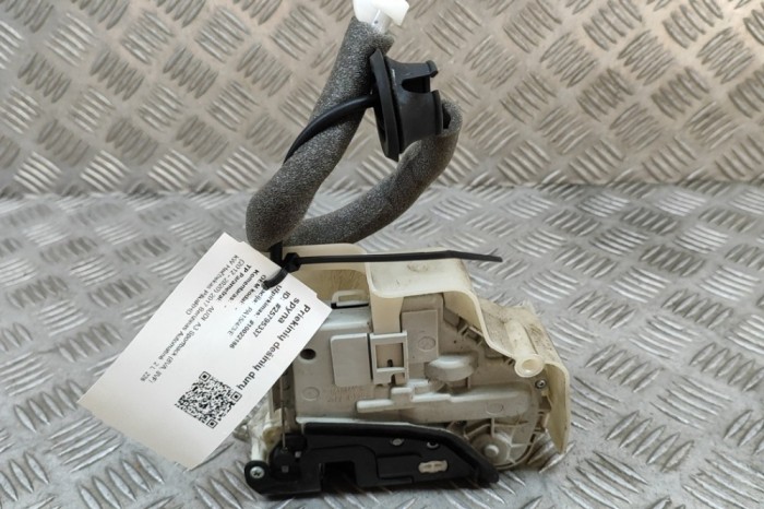 &Icirc;ncuietoare ușă dreapta față AUDI A3 Sportback 8VA, 8VF 2017 OEM: 8X2837016B 25795337