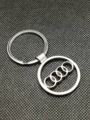 Breloc Auto Audi logo 2 fete accesorii cheie masina cadou pentru detinatori foto