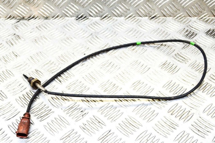Senzor de temperatură SKODA OCTAVIA III Combi 5E5 2014 OEM: 04L906088AB 13823685
