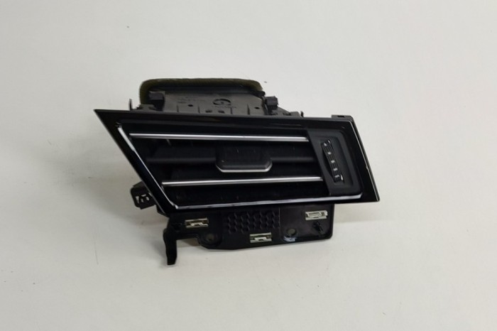 Gura de ventilație planșa de bord VW PASSAT Variant B8 3G5 2021 OEM: 3G2819702E 29500896