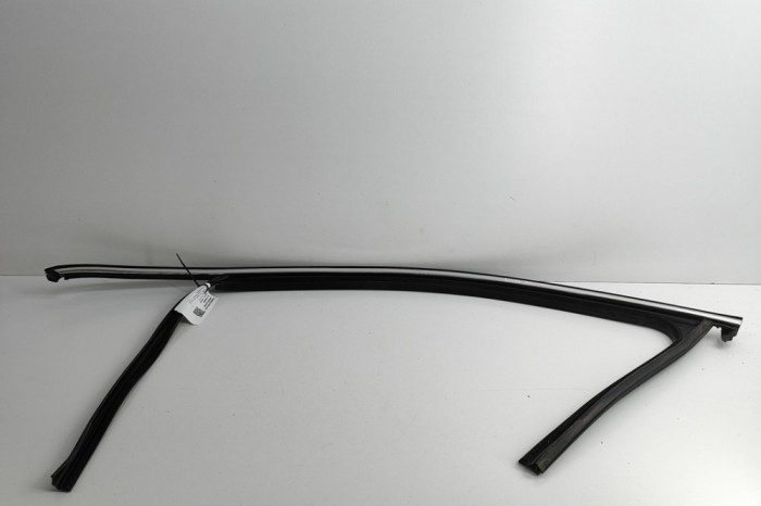 Bandou superior ușă st&acirc;nga față VW PASSAT Variant B8 3G5 2017 OEM: 561837431H 30204557