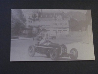 Automobil de Cursă cu Pilot &amp;icirc;n Echipament de Epocă - Carte Poștală Franța ,Necirculată foto