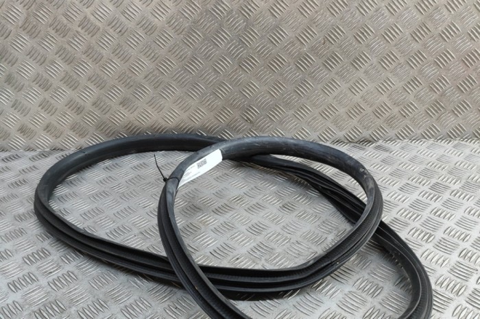 Garnitura ușă dreapta spate JEEP Avenger J2 2024 OEM: 52237878 | 30783251