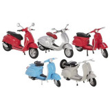 Motocicleta die-cast Vespa la scara 1 la 18, Goki