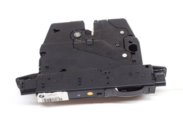 &Icirc;ncuietoare haion BMW 3 F30, F80 2016 OEM: 918064,9121206 20285394