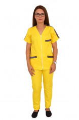 Costum medical cu motive traditionale, cu bluza si pantaloni galbeni cu elastic XL INTL foto