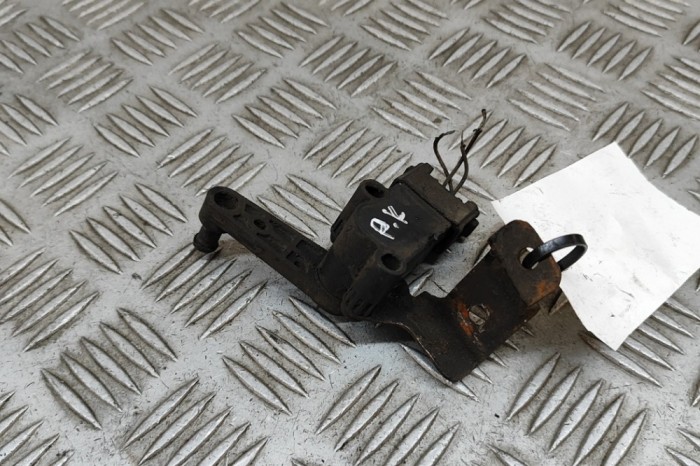 Senzor de nivel &icirc;nălțime st&acirc;nga față LAND ROVER RANGE ROVER EVOQUE L538 2015 OEM: BJ32-3D026-AA | 30377293