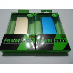 Baterie externa Power Bank 8400 mah cu lanterna foto