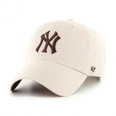 47brand sapca MLB New York Yankees culoarea bej, cu imprimeu