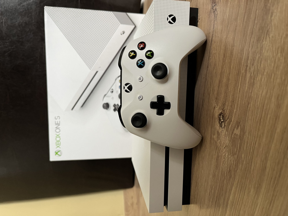 Consola Xbox One S | Okazii.ro