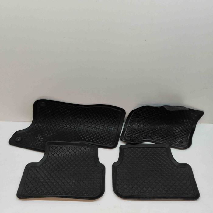 Set covorașe VW GOLF VII 5G1, BQ1, BE1, BE2 2016 OEM: 5GE061500C,5GE061500B