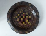Farfurie ceramica decorativa vintage central piece hand made, artist made, semnata JS, 29cm diametru