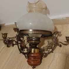 Elegant lampadar opalina veche din bronz