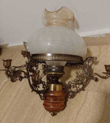 Elegant lampadar opalina veche din bronz foto