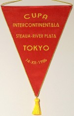 Fanion meci fotbal STEAUA Bucuresti - RIVER PLATE 14.12.1986 (dim. 39x29 cm)-nu este original