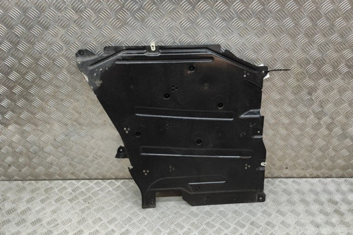 Scut motor st&acirc;nga spate BMW 3 G20, G28 2024 OEM: 7435569 30319786