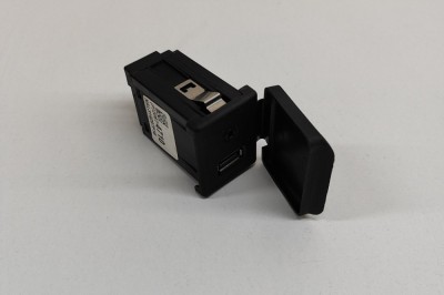 Port USB/AUX-In OPEL MOKKA / MOKKA X 2015 OEM: 20874710 21759343 foto