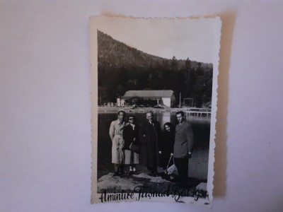 Fotografie dimensiune 6/9 cm de grup din Băile Tușnad județul Harghita &amp;icirc;n 1956 foto