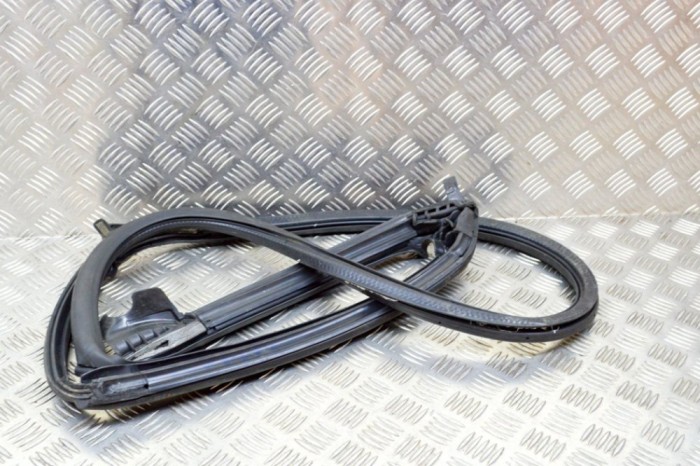 Garnitura ușă dreapta spate TESLA MODEL S 2017 OEM: 7E112323F15,TMSP-U03 | 11781886