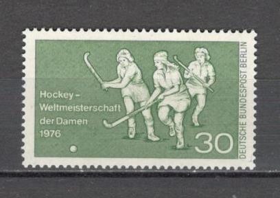 Berlin.1976 C.M. de hochei pe iarba SB.846