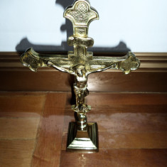 Crucifix cu soclu