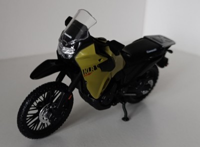 Macheta motocicleta Kawasaki KLR650 MK3 2022 verde - Maisto 1/18 foto