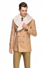 Palton barbati camel cu guler de blana B135
