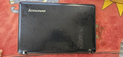 LEPTOP Lenovo Ideapad Y560 , PROCESOR i7-Q740 , 2 GB RAM , FUNCTIONEAZA DAR ARE PROBLEME CU TASTATURA ! CITITI DESCRIEREA . foto