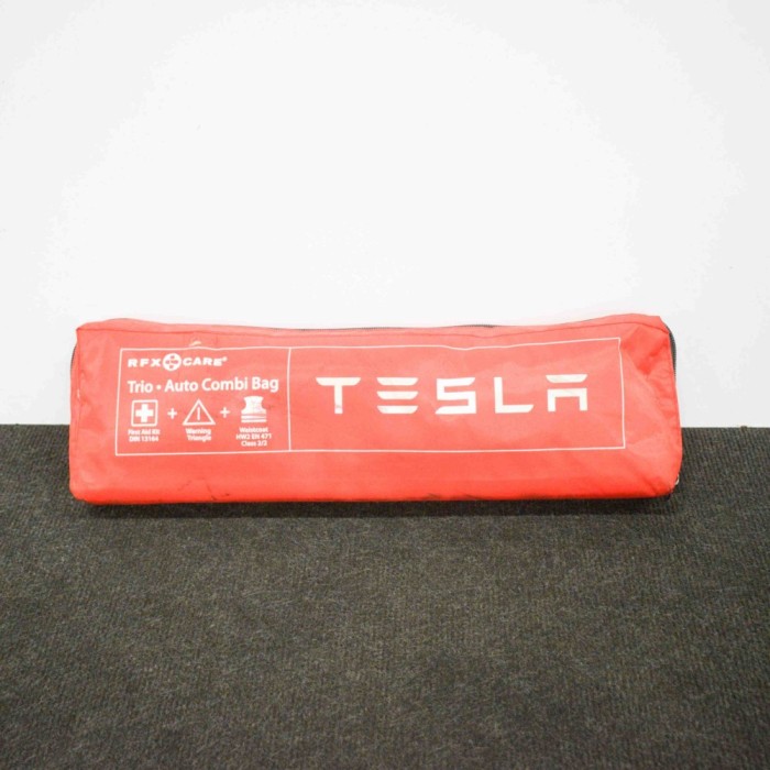 Trusa de prim ajutor TESLA MODEL S 2014 10050774